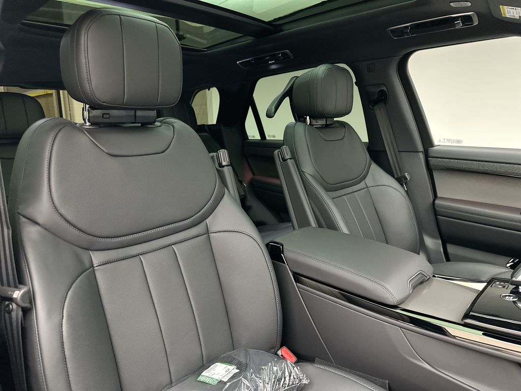 Thumbnail: 2027 Land Rover Range Rover Sport - 6