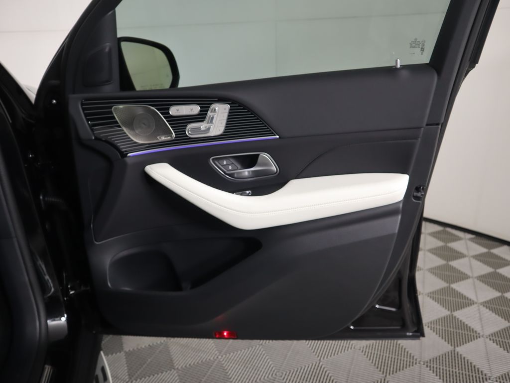 Thumbnail: 2026 Mercedes-Benz GLE - 27