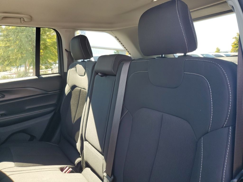 Used Car 2024 Jeep Grand Cherokee  Laredo For Sale Under $25,000 In Austin, Texas