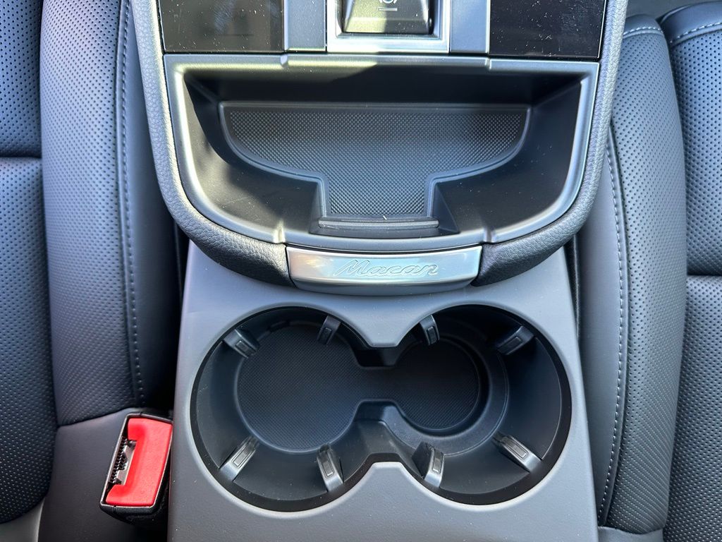 Thumbnail: 2026 Porsche Macan - 27