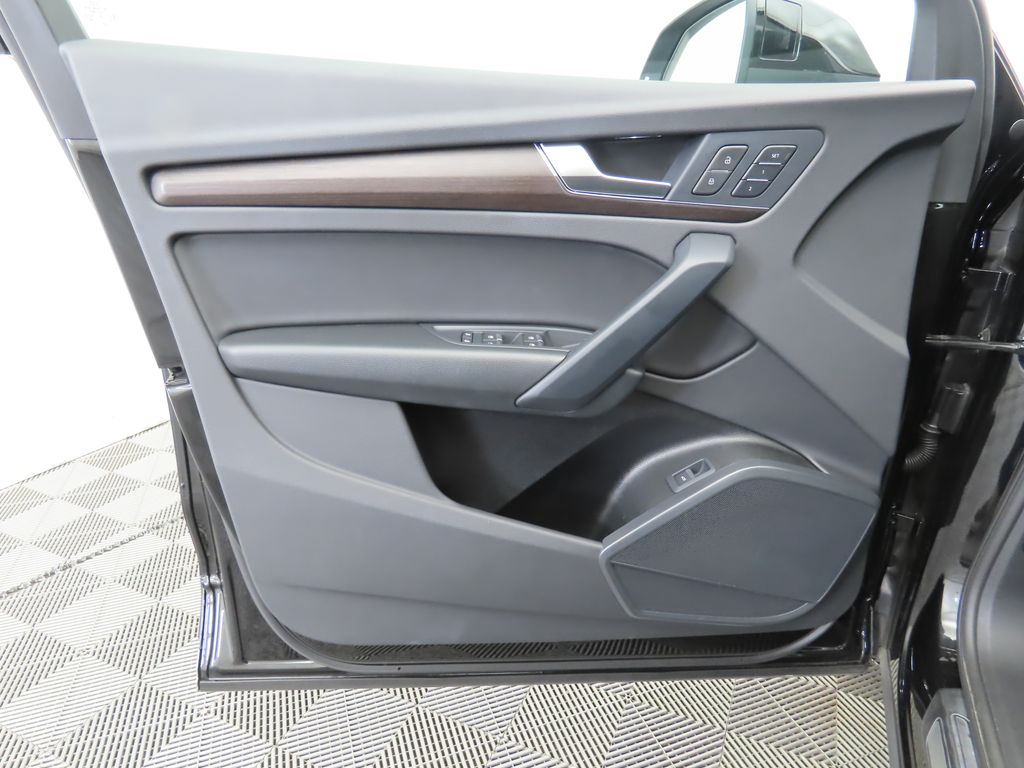 Thumbnail: 2023 Audi Q5 - 22