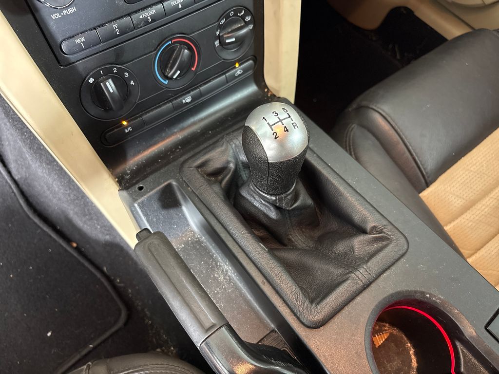 Used 2008  Ford  image 29