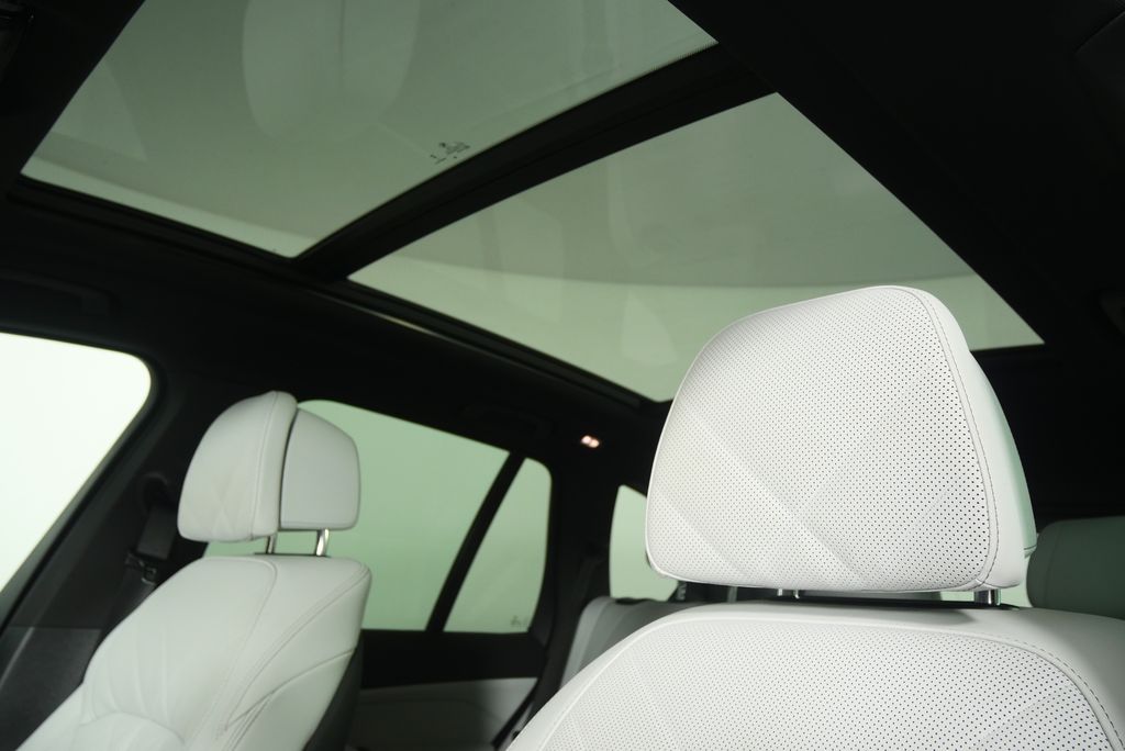 Thumbnail: 2025 BMW X5 - 12