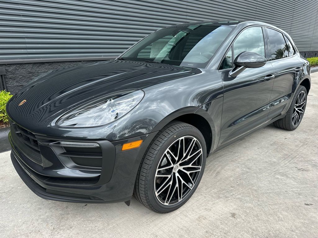 Thumbnail: 2026 Porsche Macan - 7