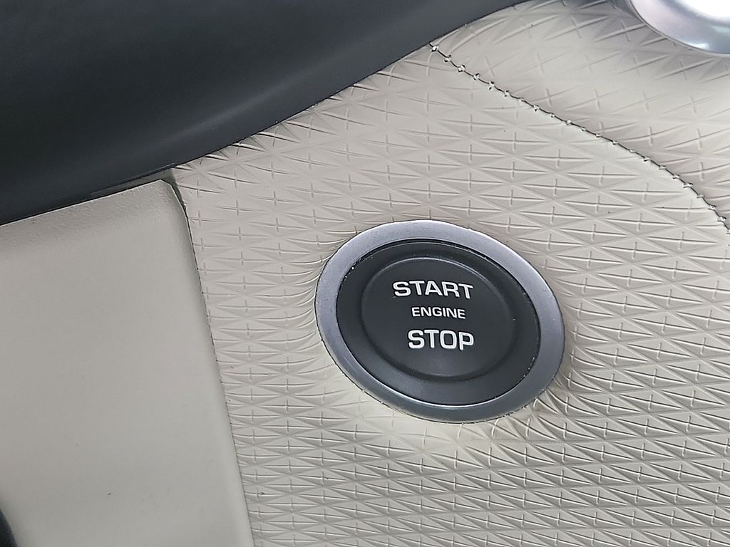 Thumbnail: 2021 Land Rover Range Rover Velar - 26