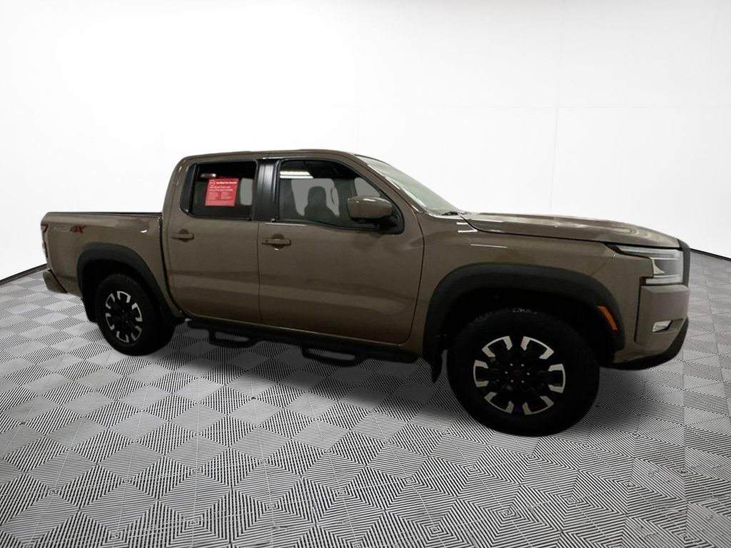 View vehicle photo 4