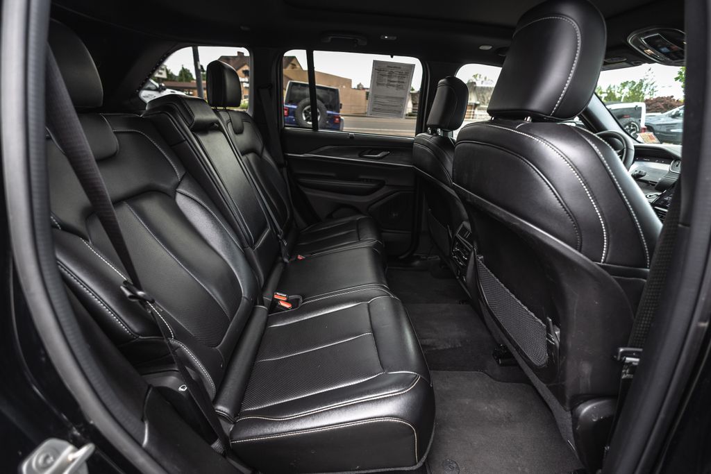 2024 Jeep Grand Cherokee Limited thumbnail 31