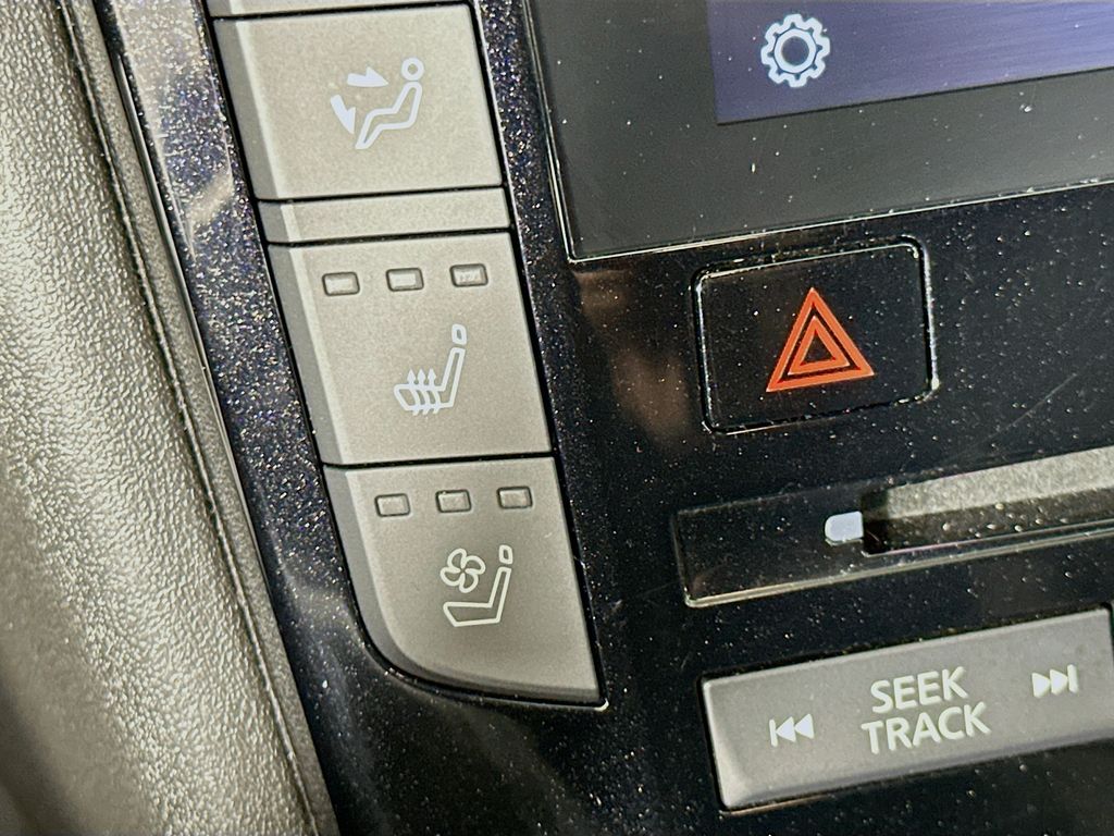 2022 INFINITI QX55 Essential 21