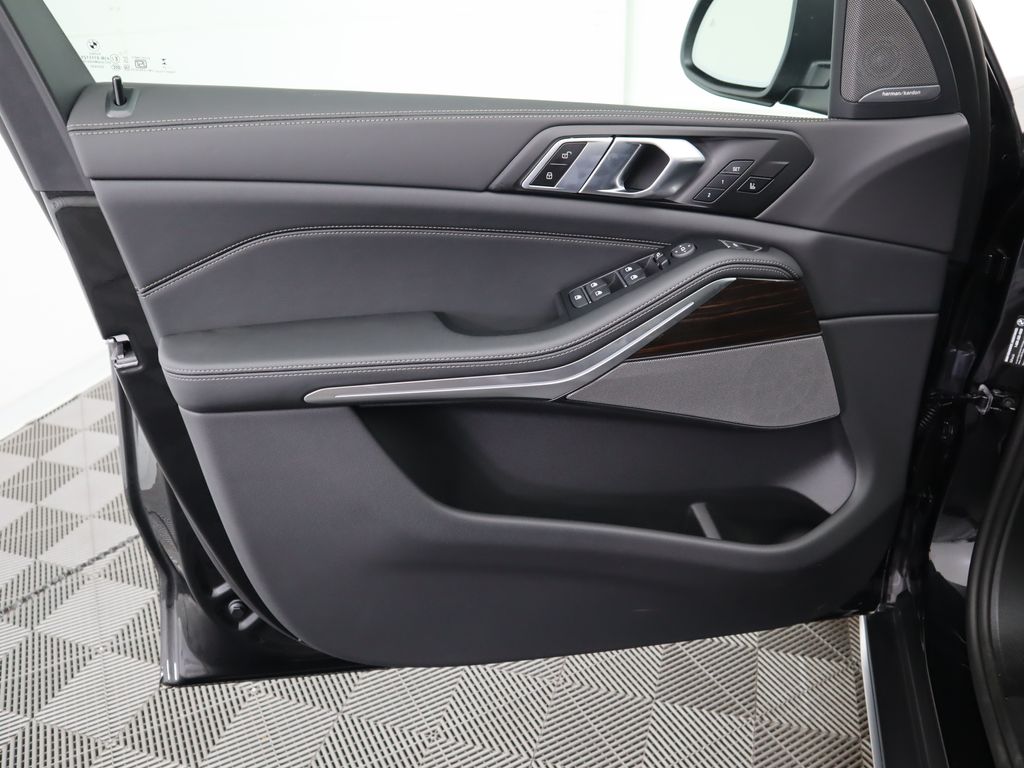 Thumbnail: 2026 BMW X5 - 25