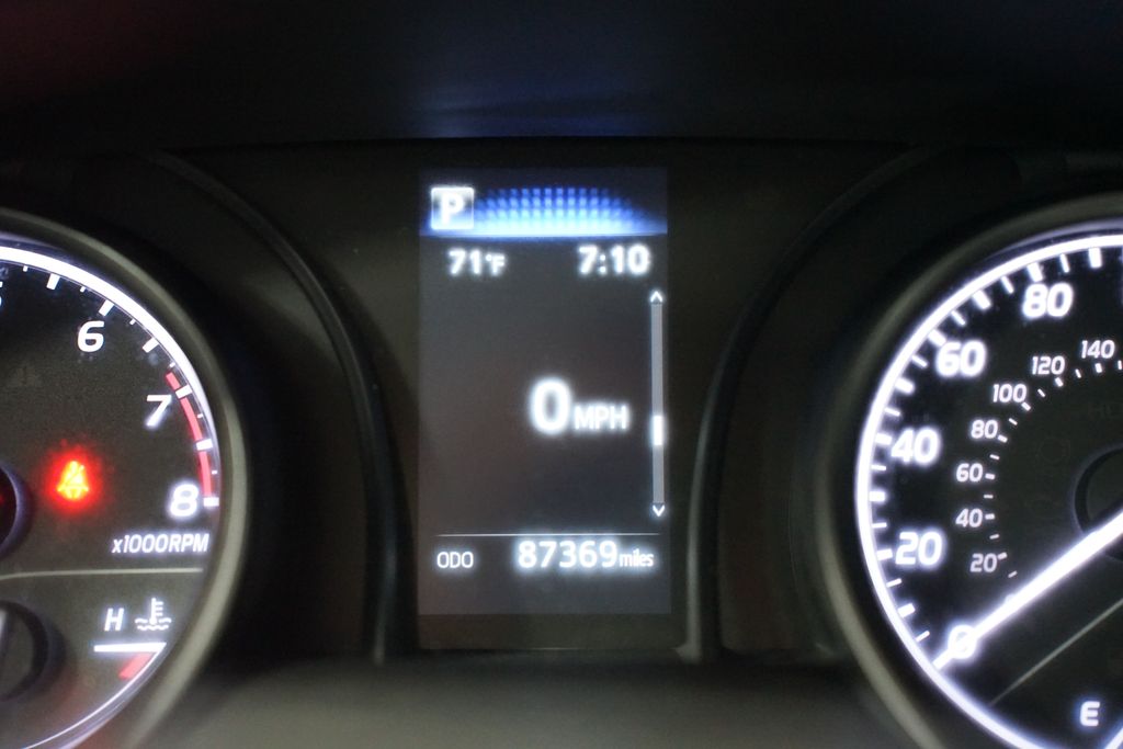 2022 Toyota Camry SE 17