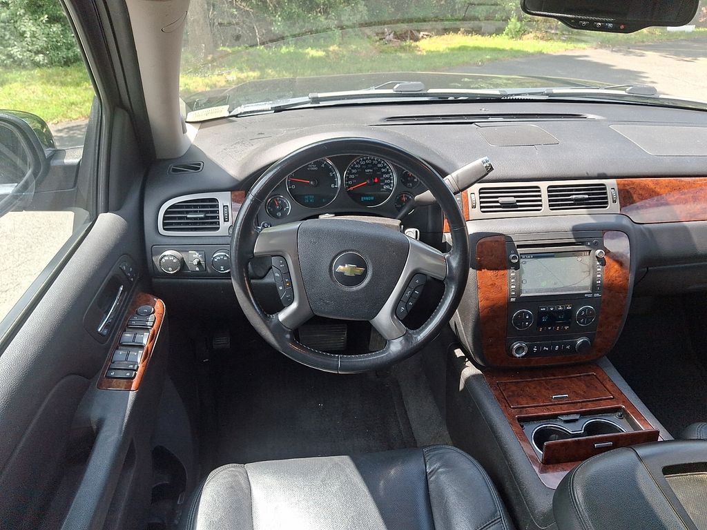 Thumbnail: 2012 Chevrolet Suburban - 11