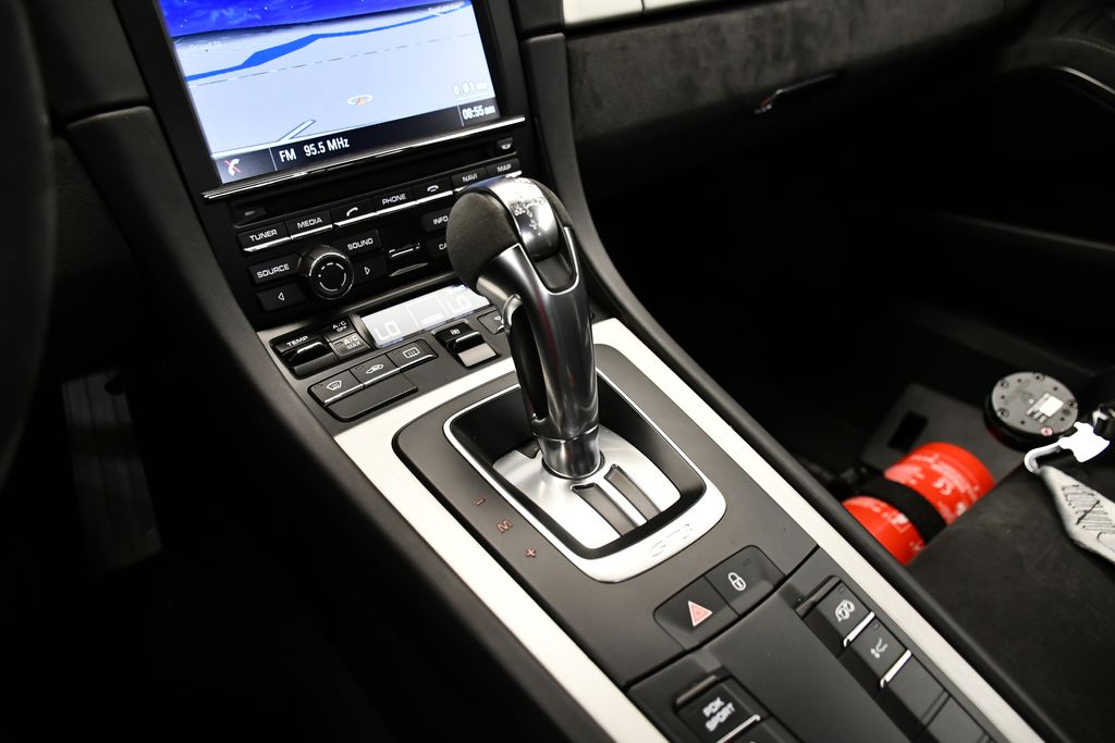 Thumbnail: 2015 Porsche 911 - 25