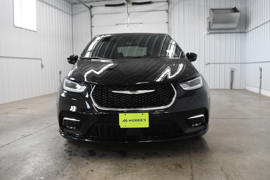 Used 2026 Black Chrysler Select image 15