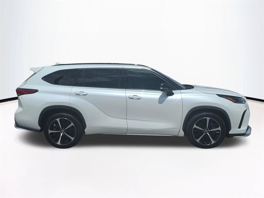 Used 2021 White Toyota XSE image 4
