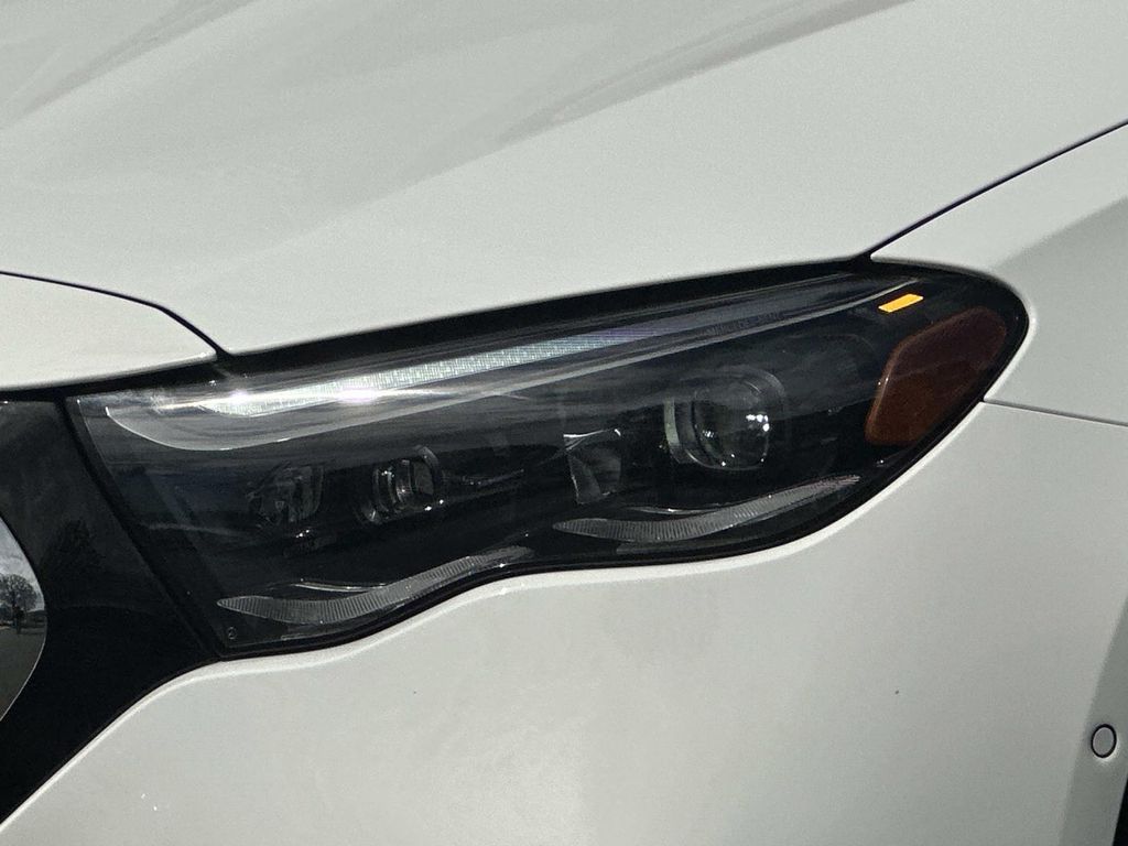 Thumbnail: 2025 Mercedes-Benz E-Class - 3