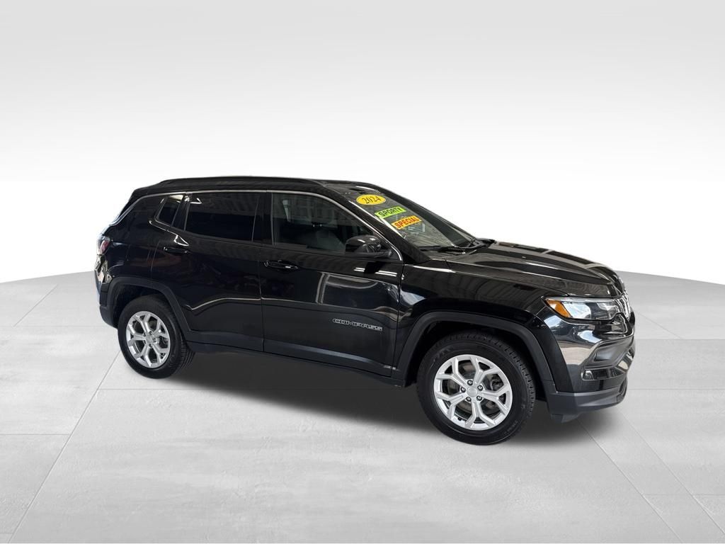Used 2024 Black Jeep Latitude image 7