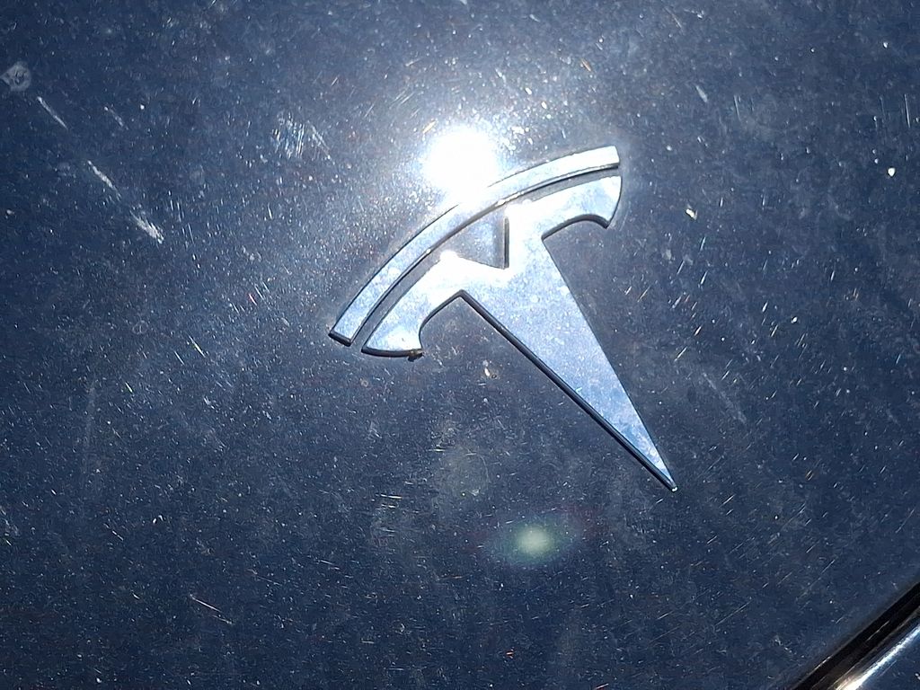 Thumbnail: 2021 Tesla Model 3 - 4