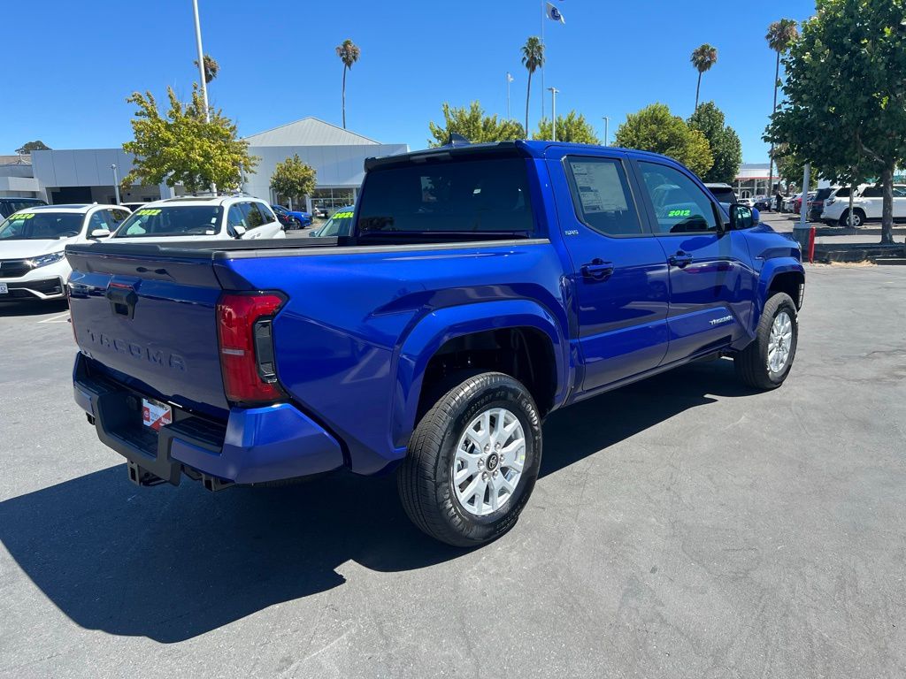 2025 Toyota Tacoma SR5 Double Cab photo 3