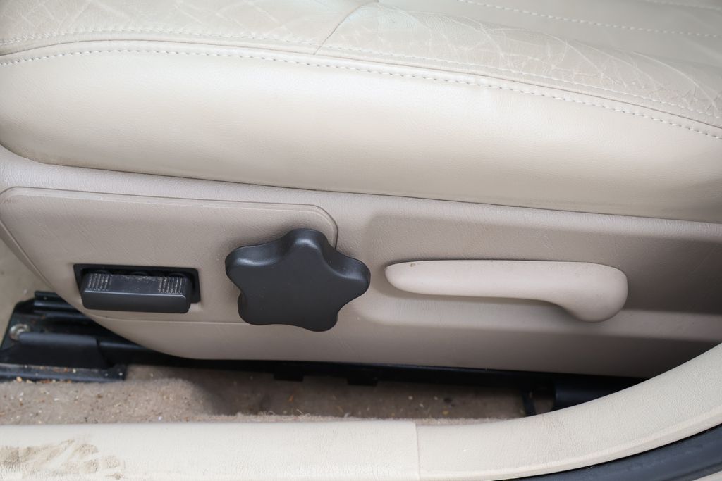 Thumbnail: 2002 Chevrolet Impala - 17