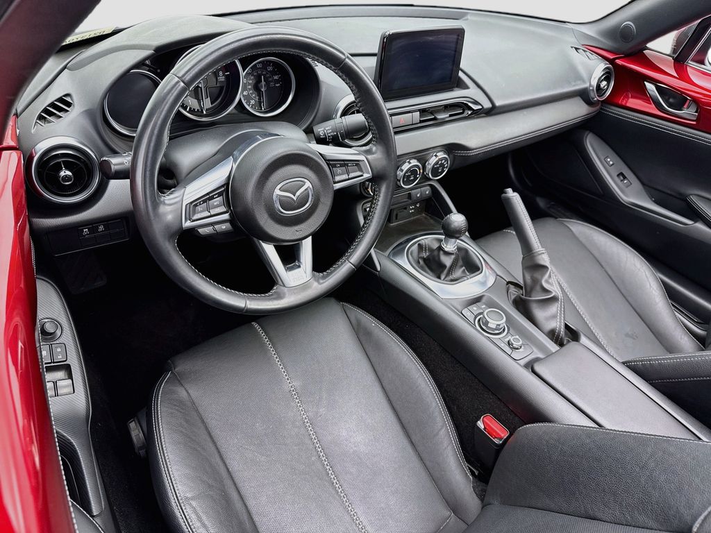 Thumbnail: 2020 Mazda MX-5 Miata - 9