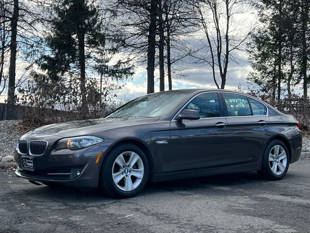 2011 BMW 5 Series 528i Sedan RWD