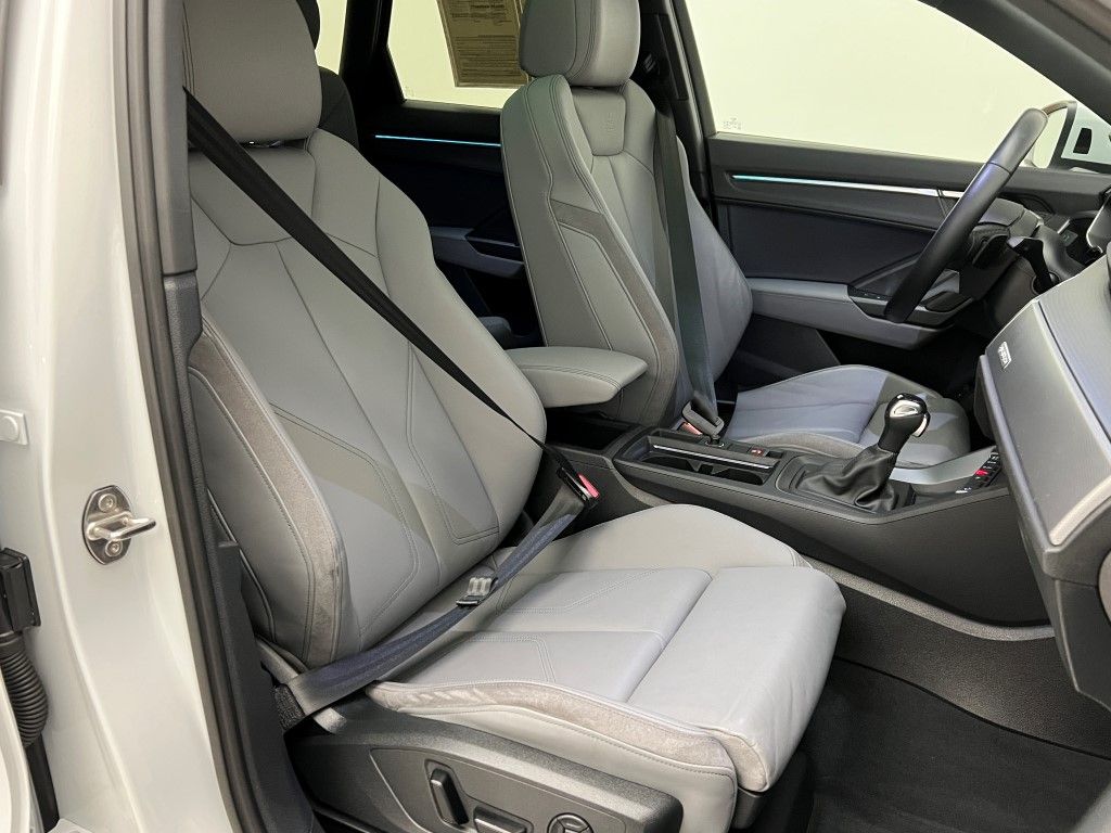 Thumbnail: 2023 Audi Q3 - 13