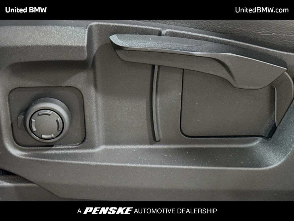 Thumbnail: 2021 Land Rover Defender - 4