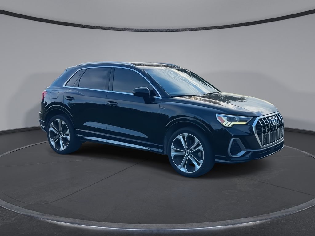 Thumbnail: 2020 Audi Q3 - 2