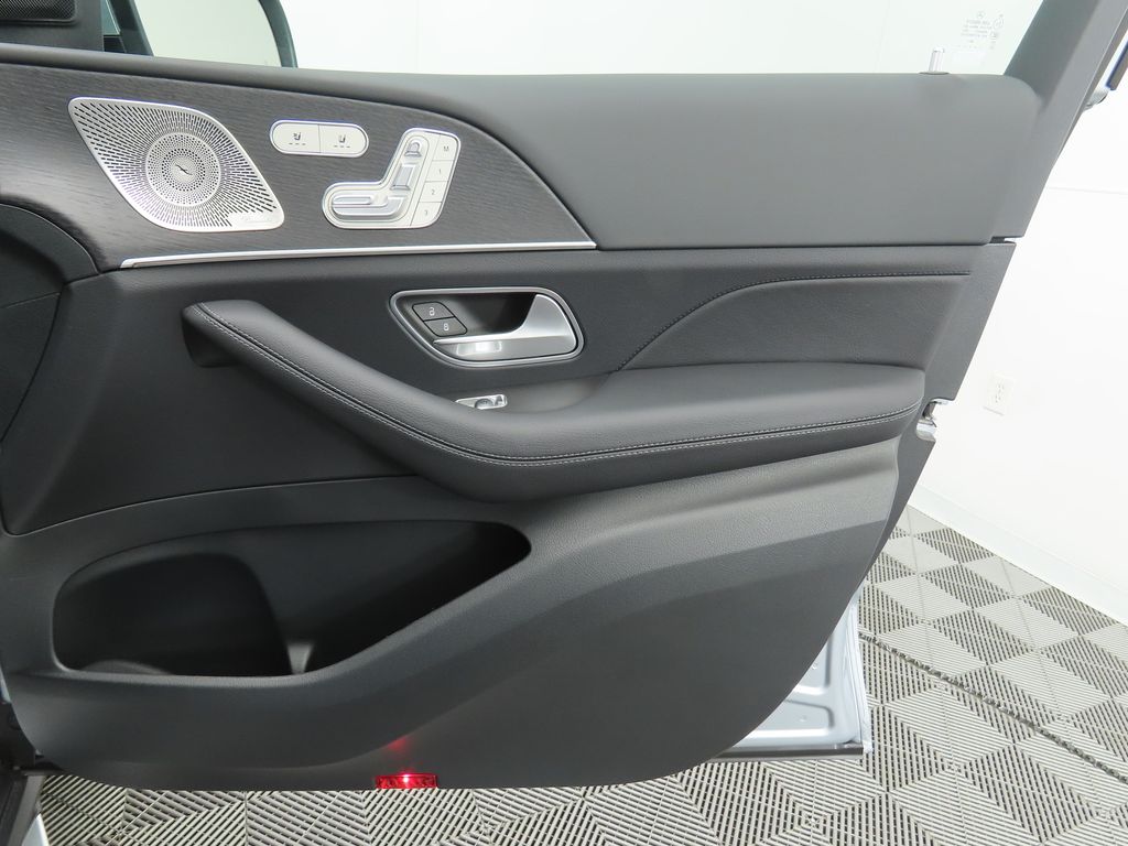 2025 Mercedes-Benz GLE 450 25