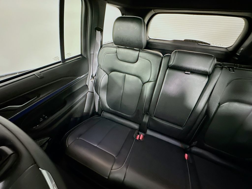 JeepGrand Cherokee12