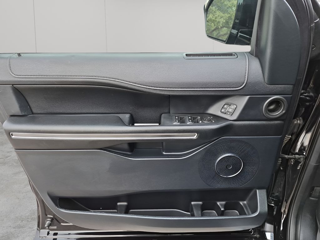 Used Car 2020 Ford Expedition Max  Xlt For Sale Under $25,000 In Austin, Texas