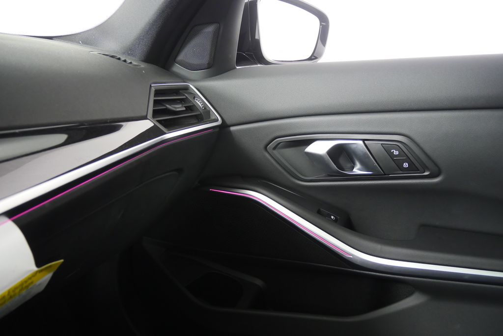Thumbnail: 2024 BMW 3 Series - 28