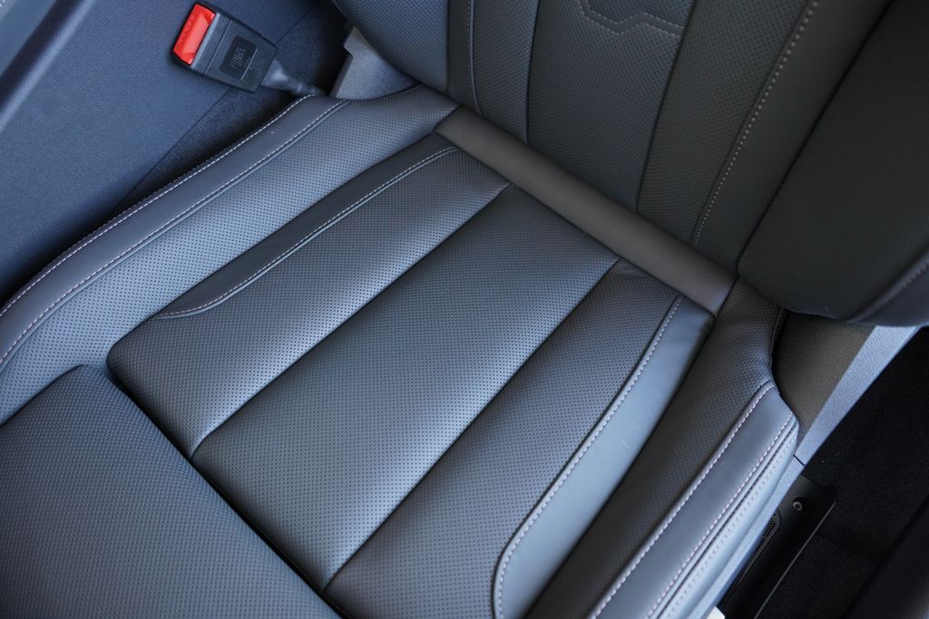 Thumbnail: 2026 BMW 8 Series - 12