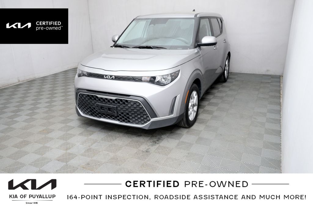 Silver 2025 Kia Soul SUV / Crossover Front-Wheel Drive Continuously Variable Transmission
