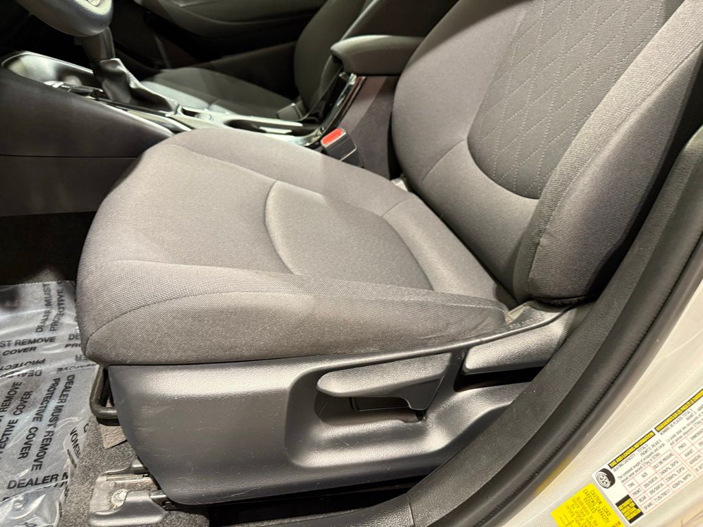 2022 Toyota Corolla LE 13