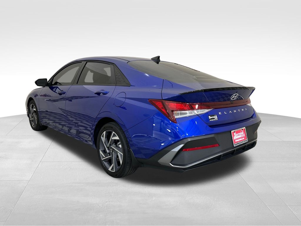 Certified Used 2025 Blue Hyundai SEL Sport image 3