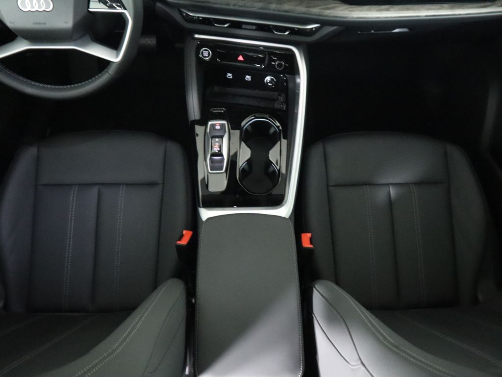 Thumbnail: 2025 Audi Q5 - 17