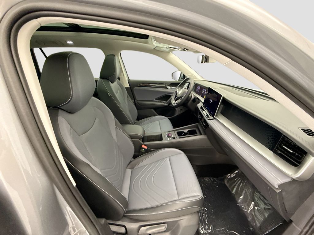 Thumbnail: 2026 Volkswagen Tiguan - 18