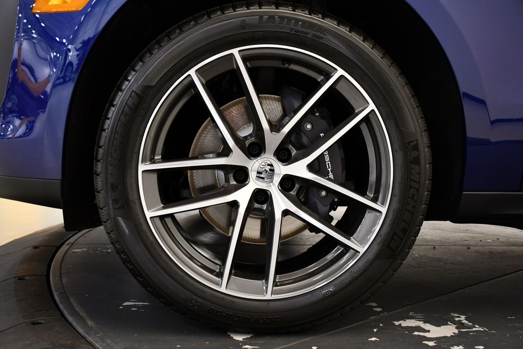 Thumbnail: 2026 Porsche Macan - 16