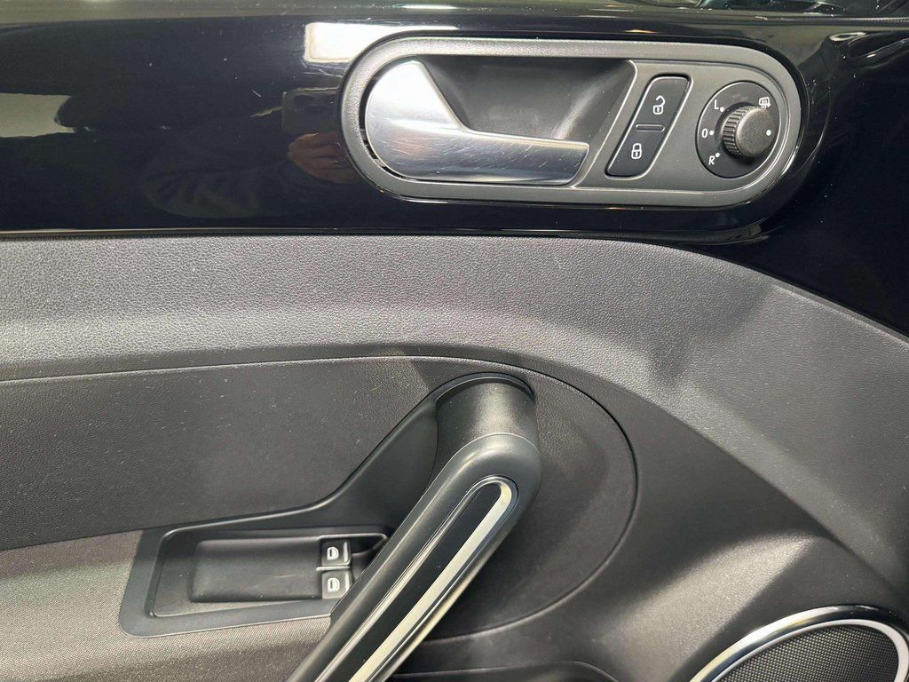 Used 2012 Black Uni Volkswagen 2.0 TSi image 8