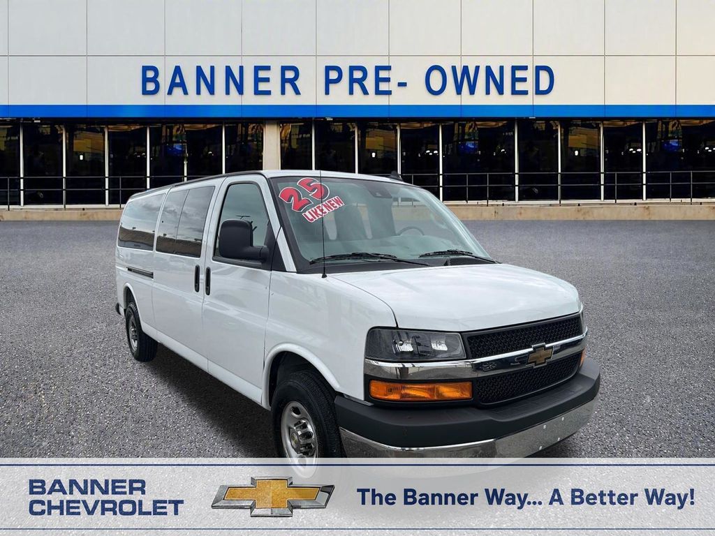  2025 Chevrolet Express 3500 LT Extended RWD   