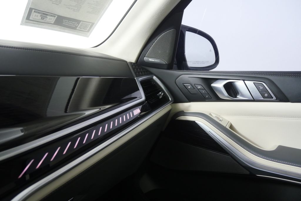 Thumbnail: 2023 BMW X7 - 28