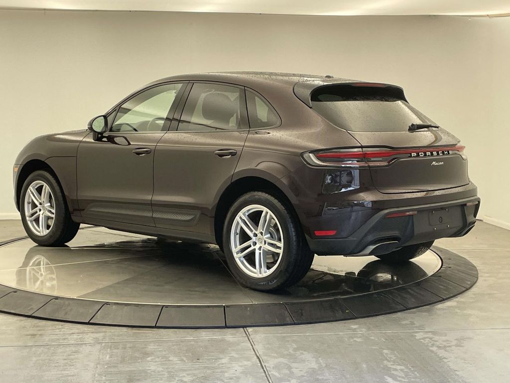 2023 Porsche Macan Base - 2