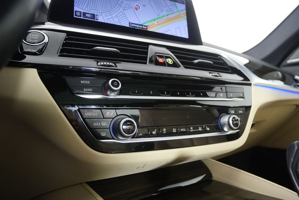 Thumbnail: 2020 BMW 5 Series - 27