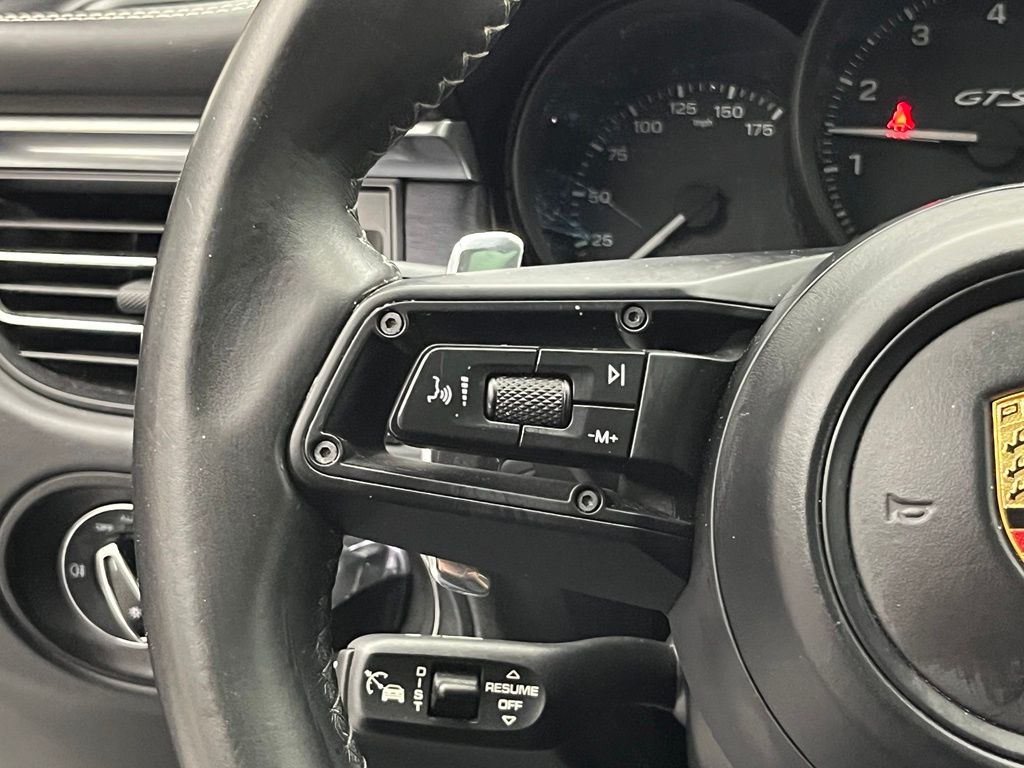 Thumbnail: 2024 Porsche Macan - 13