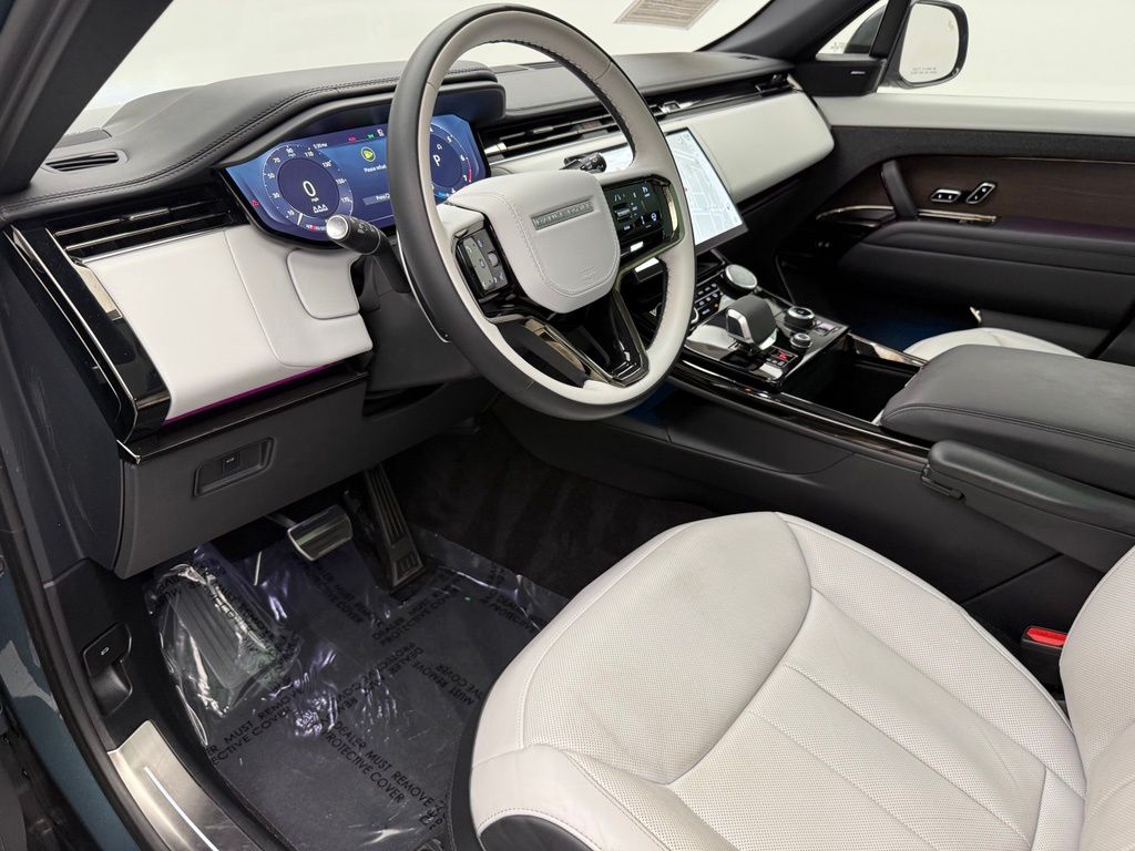 Thumbnail: 2023 Land Rover Range Rover Sport - 11