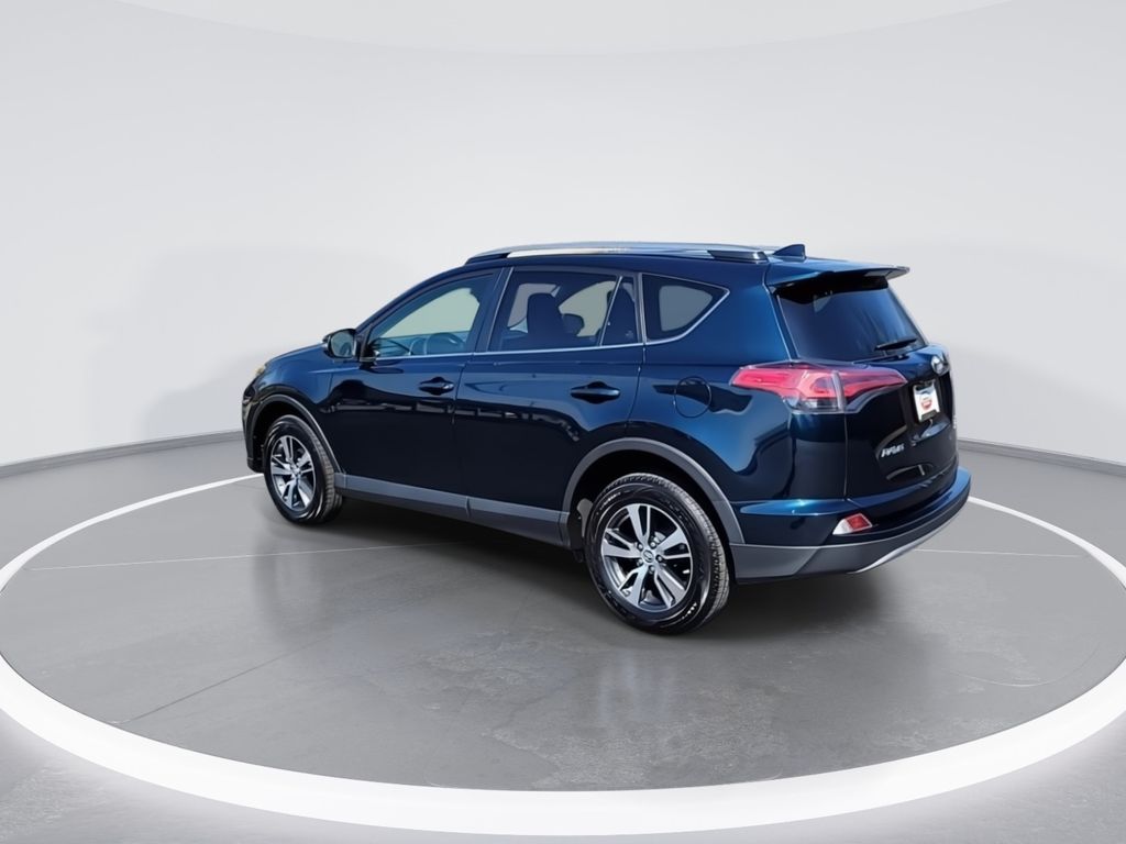 2018 Toyota RAV4 XLE 6