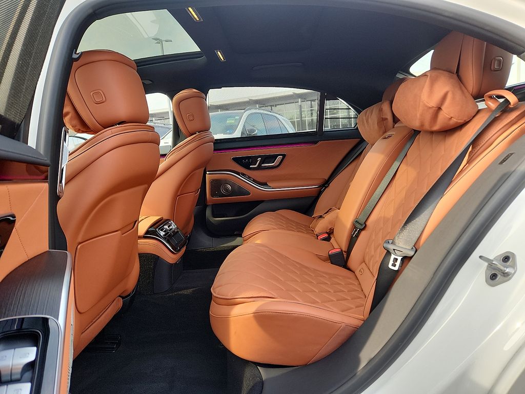 Thumbnail: 2023 Mercedes-Benz S-Class - 10