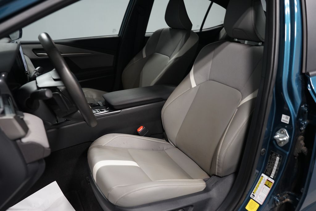 Thumbnail: 2025 Toyota Camry - 28