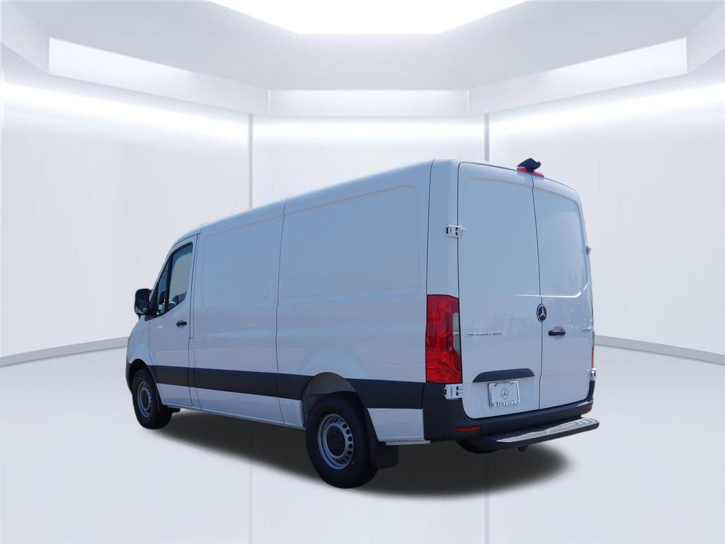 Thumbnail: 2026 Mercedes-Benz Sprinter - 3
